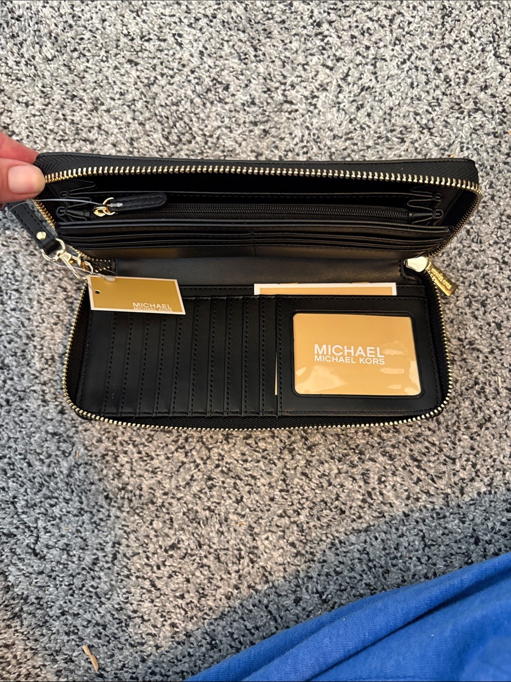 NWT. Michael Kors Hand Wristlets Bag - Picture 2 of 5